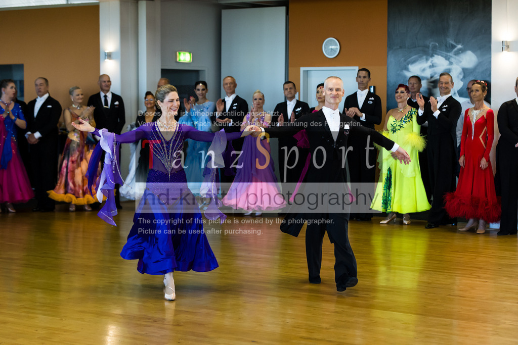 20250906_LM_By_Masters-III-S-Std_6249 | Tanzsportbilder, Standardtanz, Lateintanz, WDSF, DTV, LTVB, dancecomp, goc, hessen tanzt, blaues band der spree, walzer, tango, wiener walzer, slowfox, quickstepp, samba, rumba, cha-cha-cha, paso doble. jive, hd-kroft photography, turniertanzsport