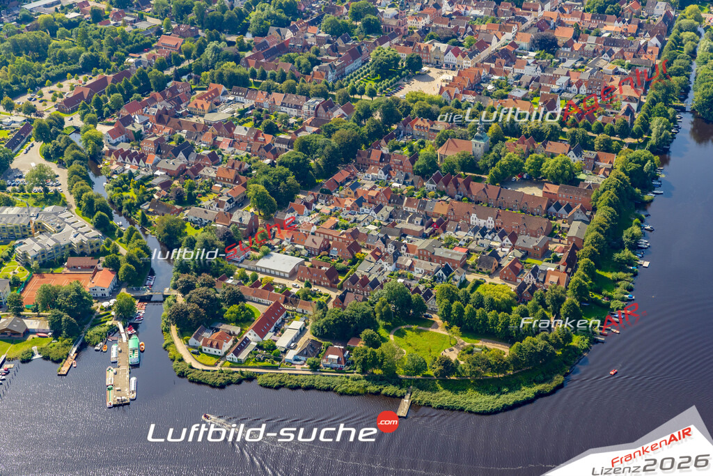 Schöne Luftaufnahme als Geschenk in Altstadt Friedrichstadt - Die Luftbildaufnahme wurde 2025 vom UL-Flugzeug heraus erstellt ( keine Drohne ) - Hochauflösende Luftaufnahme -Nicht vergleichbar mit Google Maps oder Satelittenbilder- Die Geschenkidee !Mit Lizenz und Bildrechte bestellbar