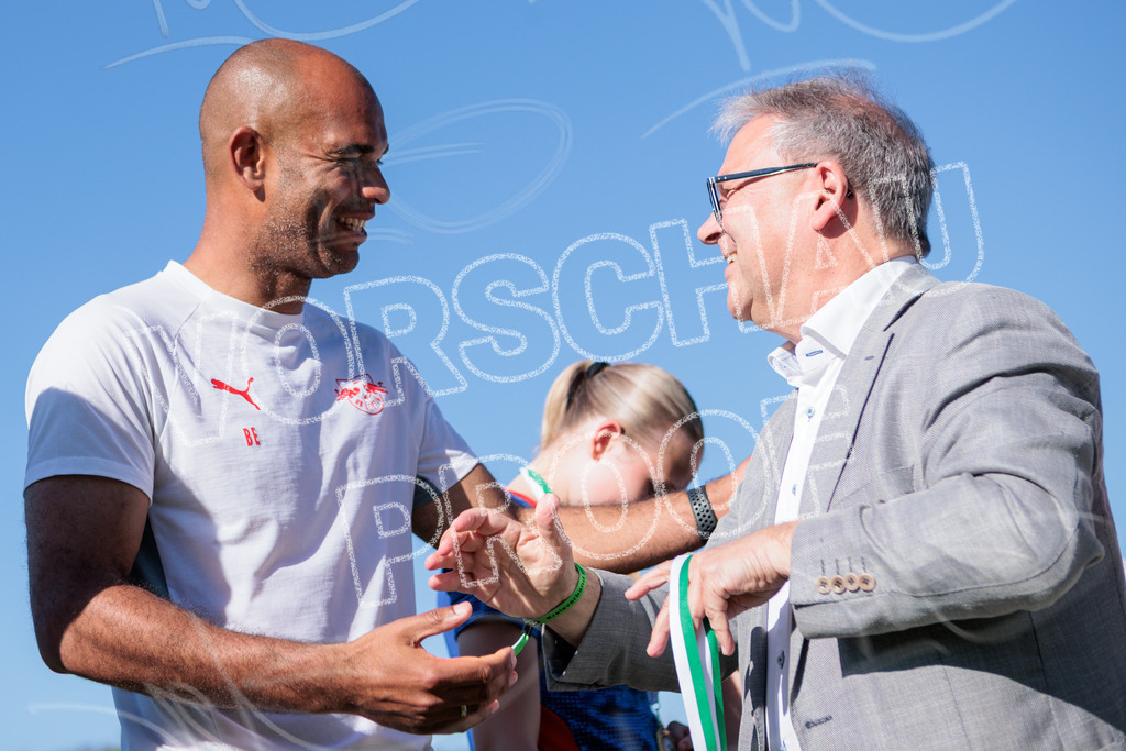 Gipfeltreffen der Frauen: Finale um den Sachsenlotto Landespokal 2026 | Am 1. Mai 2026 trafen im Endspiel des Sachsenlotto Landespokals die Frauen des Chemnitzer FC und die zweite Mannschaft von RasenBallsport Leipzig aufeinander. Vor stimmungsvoller Kulisse kämpften beide Teams ab 15:00 Uhr um die begehrte Trophäe des sächsischen Fußballs. Diese Galerie zeigt die Highlights, packende Zweikämpfe und die emotionalsten Momente des Finaltags. - Realisiert mit Pictrs.com