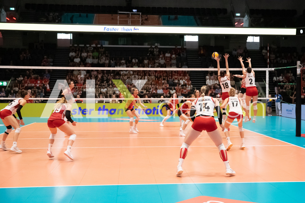 Austria v Switzerland - CEV European League Women | KRIENS, SWITZERLAND - JUNE 14: CARMEN RAAB of Austria and NINA NESIMOVIĆ of Austria double block during the CEV European League match between Austria and Switzerland at Pilatus Arena on June 14, 2026 in Kriens, Switzerland. - Realisiert mit Pictrs.com
