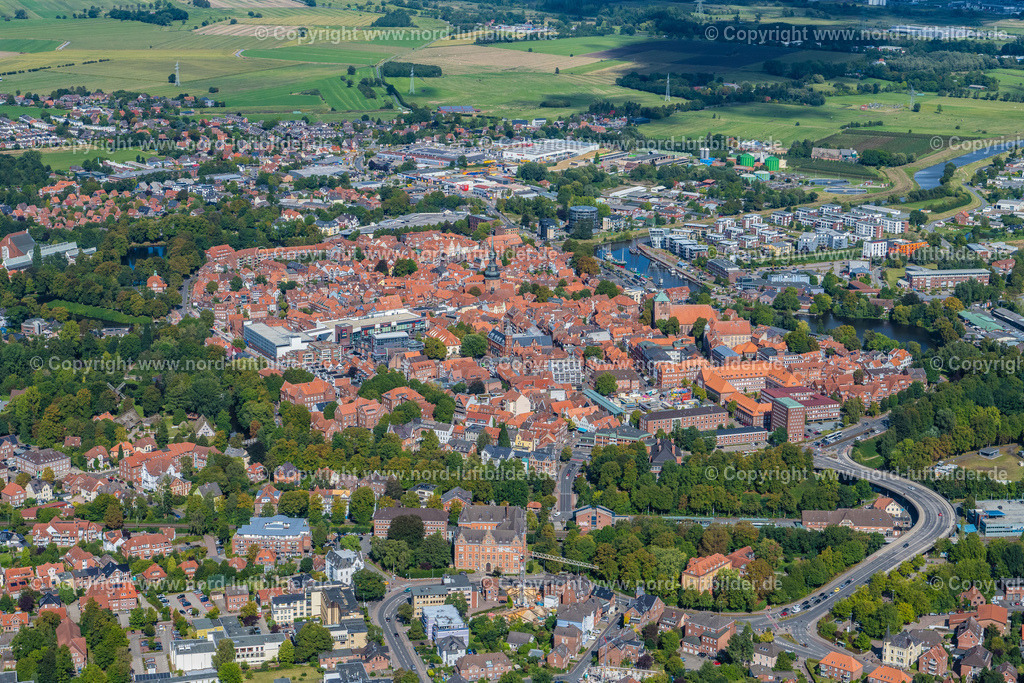 Stade_Altstadt_ELS_2138200922 | STADE 20.09.2022 Altstadtbereich und Innenstadtzentrum in Stade im Bundesland Niedersachsen, Deutschland. Weiterführende Informationen bei: Hansestadt Stade. // Old Town area and city center in Stade in the state Lower Saxony, Germany. Further information at: Hansestadt Stade. Foto: Martin Elsen