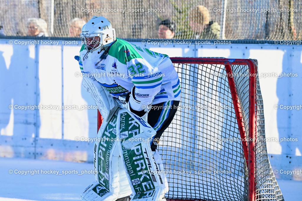 EC Tigers Paternion vs. EC FELD AM SEE/DSG LEDENITZEN | #32 Baumann Rene EC FELD AM SEE Ledenitzen, EC Tigers Paternion vs. EC FELD AM SEE/DSG LEDENITZEN, EC Tigers Paternion vs. EC FELD AM SEE/DSG LEDENITZEN am 04.01.2026 in Paternion (Eislaufplatz Paternion), Austria, (Photo by Bernd Stefan)