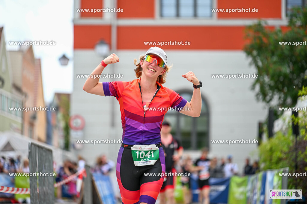 SZI_8199 | Stadttriathlon Erding 2025. #yourpictrs #sportshot_your_pictrs @Sportshotphotography #stadttriathlonerding Copyright: www.sportshot.de
