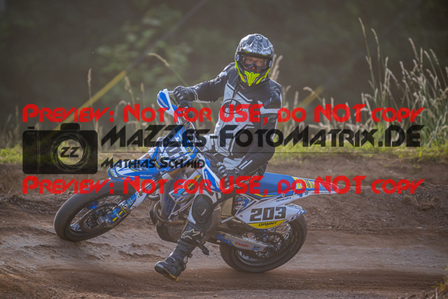 MaZZes_FotoMatrix_220618_8962 | UE40