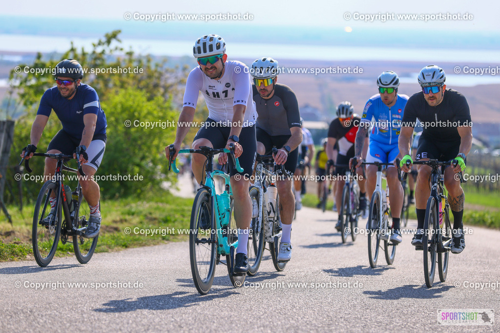 TRA_0533 | Neusiedlersee Radmarathon 2026@sportshot_your_pictrs #yourpictures#roadtowm2029 #nrm #neusiedlerseeradmarathon #neusiedlersee #neusiedlerseetourismus #burgenland #mörbisch #nrm26 #burgenlandtourismus #voglundco #poweredbyburgenlandtourismus #radsport #rad #marathon #ucigranfondo #visitburgenland #ucigranfondoworldseries