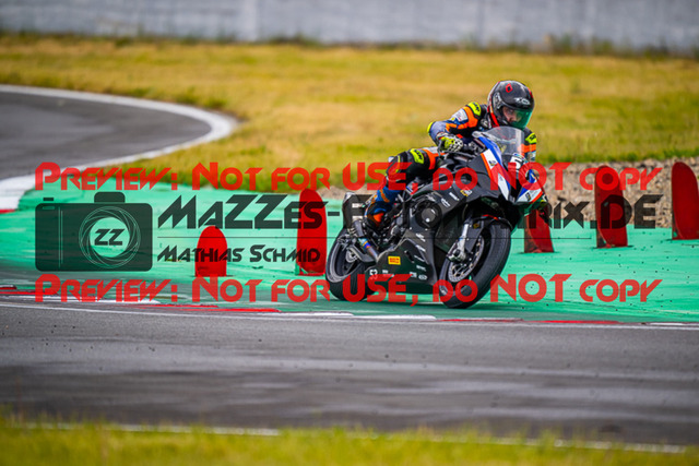 MaZZes_FotoMatrix_220521_1504 | Fotograf Mathias Schmid
Sportfotograf,
Eventfotograf,
Hochzeitsfotograf,
Portraitfotograf