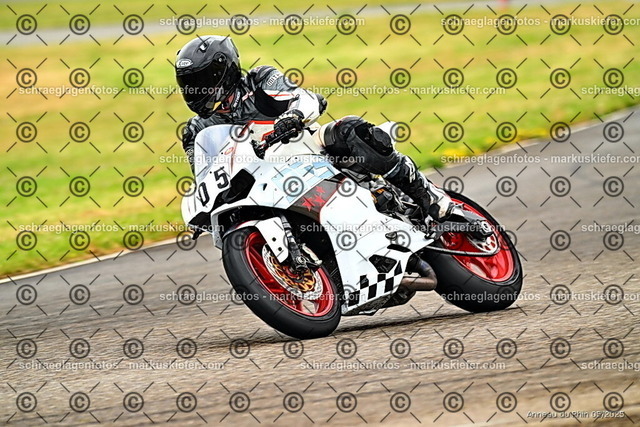 25bt02-0067 | markuskiefer.com - Realisiert mit Pictrs.com