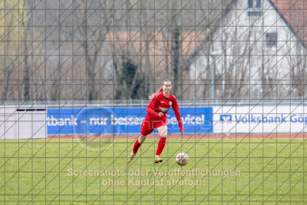20250316_131657_0098 | #,1.FC Donzdorf (rot) vs. SpVgg Gröningen-Satteldorf (schwarz), Fussball, Frauen-Verbandsliga Württemberg, 13. Spieltag, Saison 2024/2025, Rasenplatz Lautertal Stadion, Süßener Straße 16, 73072 Donzdorf, 16.03.2025 - 13:00 Uhr,Foto: PhotoPeet-Sportfotografie/Peter Harich
