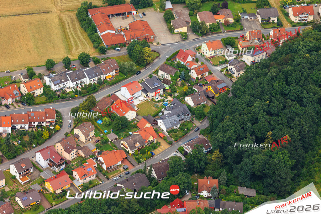 Die Luftaufnahme Dellern - Stegaurach wurde vom UL-Flugzeug (keine Drohne) aus fotografiert.Hohe Druck- Auflösung-die Geschenkidee!