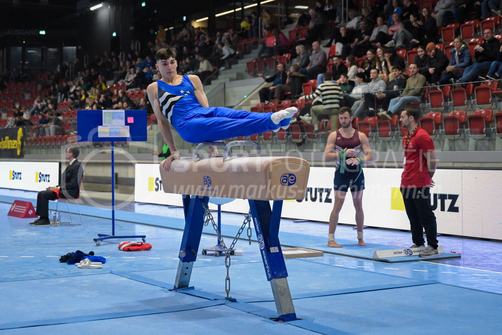 Schweizer Meisterschaften Kunstturnen Mannschaften Männer (A) - 22. November 2025 | Schweizer Meisterschaften Kunstturnen Mannschaften Männer (A)AXA Arena, WinterthurBild: Sportfotografie Markus Aeschimann | www.markus-aeschimann.ch - Realisiert mit Pictrs.com