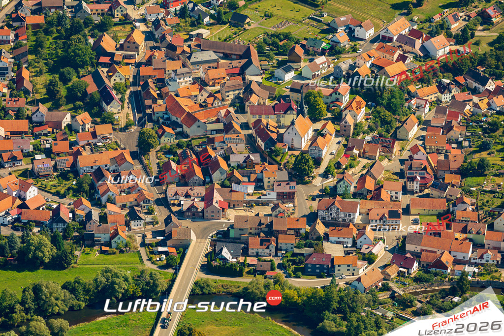 Luftbild der Stadt Schwallungen - Die Luftaufnahme wurde 2025 vom UL-Flugzeug heraus erstellt ( keine Drohne ) - Hochauflösende Luftaufnahme - für professionelle Ausdrucke geeignet. Die Geschenkidee !Hier alle&nbsp;Infos zur Lizenzierung der LuftaufnahmeWir fliegen auch dieses Jahr wieder in Ihre Region um Luftbilder zu erstellen.- Luftbild anfragen