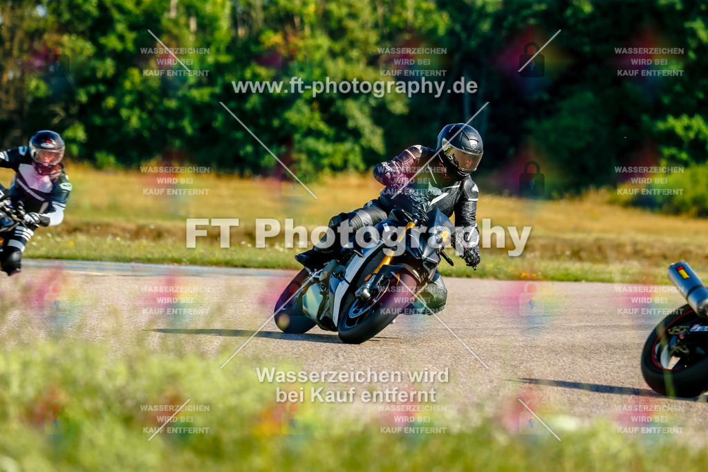 Chambley Juli-0299 | Hier findet Ihr Bilder von Touristenfahrten auf der Nürburgring Nordschleife oder von anderen Veranstaltungen die ich besucht habe. Viel Spass beim Durch Schauen 
