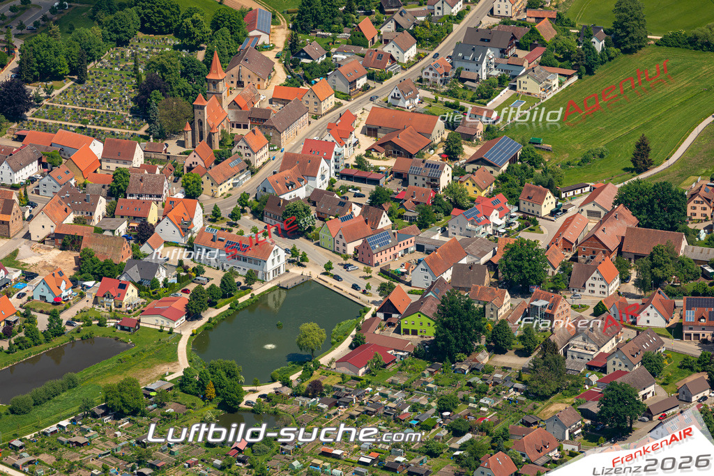 Aktuelles Luftbild von  Büchenbach - Die Luftaufnahme wurde 2022 mittels UL-Flugzeug erstellt ( keine Drohne ) - hochauflösende Kamera-Systeme von  Canon -Beste Qualität - Für grossformatige Ausdrucke geeignet. Die Geschenkidee !