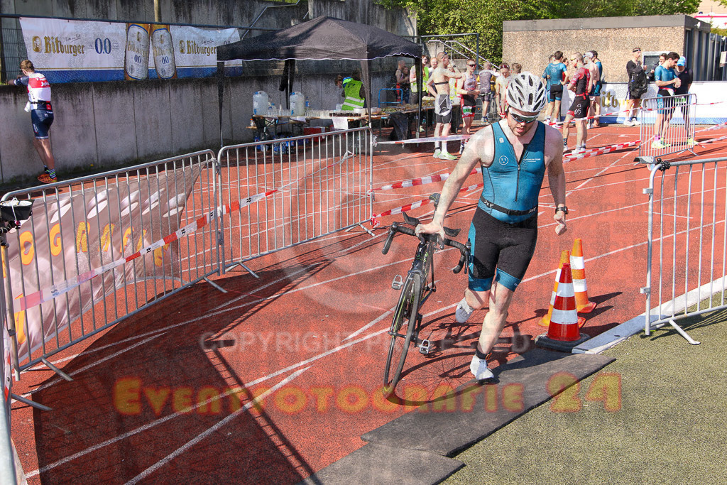 220424_1056_EV8_8850 | Sportfotografie im Rhein-Sieg Kreis, Köln, Bonn, NRW, Rheinland Pfalz, Hessen, etc. Unser Tätigkeitsfeld umfasst den Laufsport vom Volkslauf über den Marathon, Duathlon, Triathon bis zum Ultralauf wie Kölnpfad Ultra oder Schindertrail.