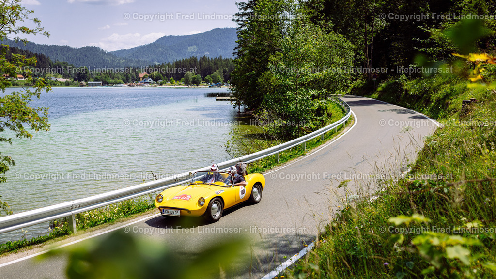 Gelber Sportwagen | Erlaufsee - Realisiert mit Pictrs.com