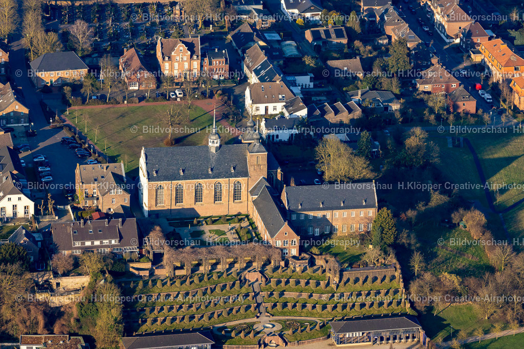 Luftbilder Kamp-Lintfort-7565 | Luftbild Gebäudekomplex des Klosters in Kamp-Lintfort - Realisiert mit Pictrs.com