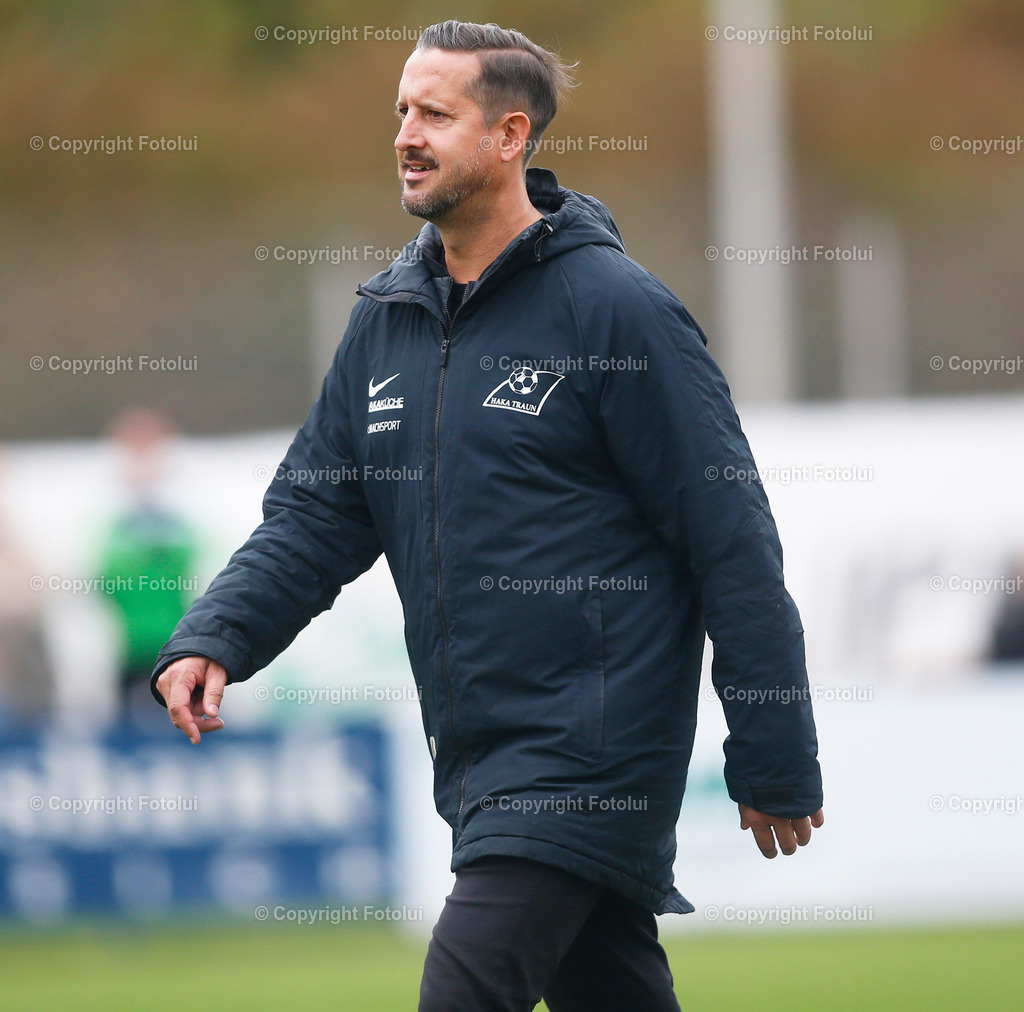 A_LUI_071023_04 | SPORT,FUSSBALL,LL.OST. ASKOE OEDT 1B-SV HAKA TRAUN 07.10.2023 IM BILD: (OEDT TRAINER MARKUS ERBSCHWANDTNER (TRAUN) FOTO:FOTOLUI
