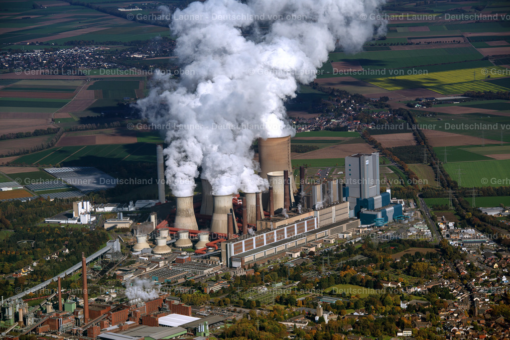 3704484 | NIEDERAUßEM 14.10.2017 Kohle- Kraftwerksanlagen des RWE Power AG Kraftwerk Niederaußem in Bergheim im Bundesland Nordrhein-Westfalen, Deutschland. Weiterführende Informationen bei: RWE AG. // Coal power plants of the RWE Power AG Kraftwerk Niederaussem in Bergheim in the state North Rhine-Westphalia, Germany. Further information at: RWE AG. Foto: Gerhard Launer