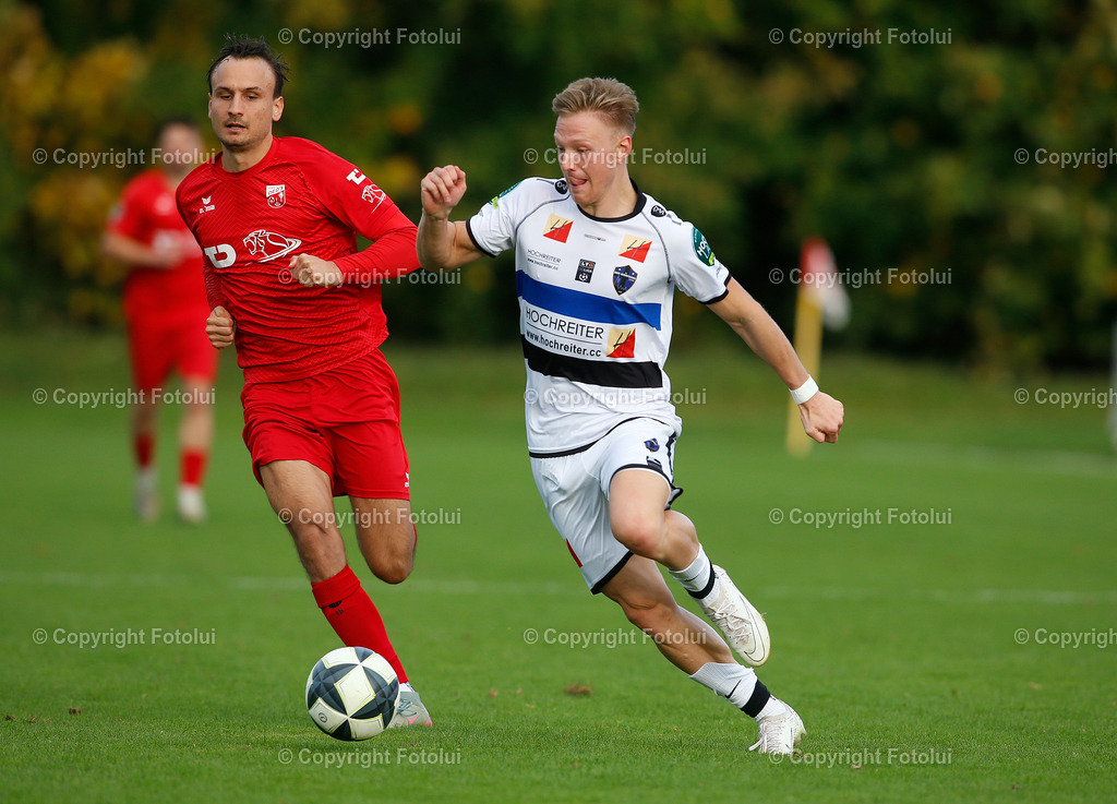 A_LUI_110925_26 | SPORT,FUSSBALL,LT1 OOE LIGA ASKOE OEDT 1B -SV BAD LEONFELDEN 11.10.2025 IM BILD: LUKAS BRUNNMAYR (OEDT1B) UND MARIO KAISER (LEONFELDEN) FOTO:FOTOLUI
