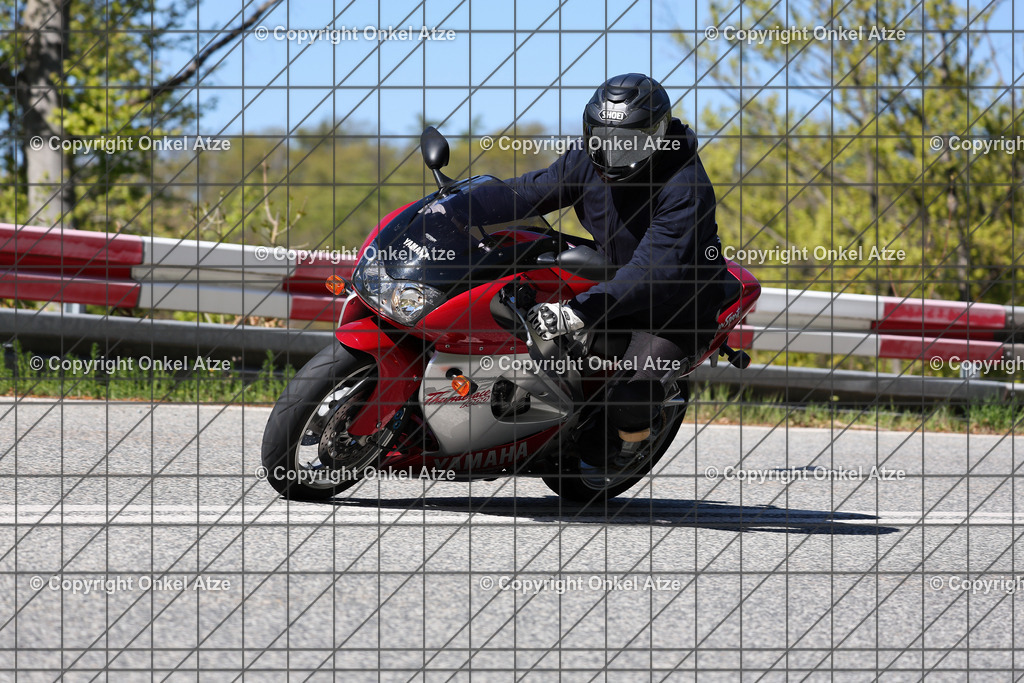 IMG_8194 | Fotograf am Kyffhäuser. Onkel Atze. Kyffhäuser Rennstrecke. Café36. Motorsportfotografie. - Realisiert mit Pictrs.com
