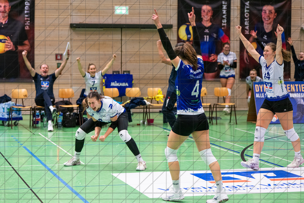 2. VBLF Nord 25/26 | Spiel 4053 | VC Osnabrück vs. TV Cloppenburg | //  13.12.25: 2. VBLF Nord 25/26 | Spiel 4053 | VC Osnabrück vs. TV Cloppenburg / Osnabrück / Deutschland  //   CREDIT:www.bullenfotos.de, Martin König, Hörner Weg 40, D-49078 Osnabrück, +4917663732967 // Nutzung und Weitergabe nur zu den vereinbarten Zwecken. Presseanfragen an Ersteller. Alle Rechte beim Ersteller. Honorierung nach MFM. - Realisiert mit Pictrs.com