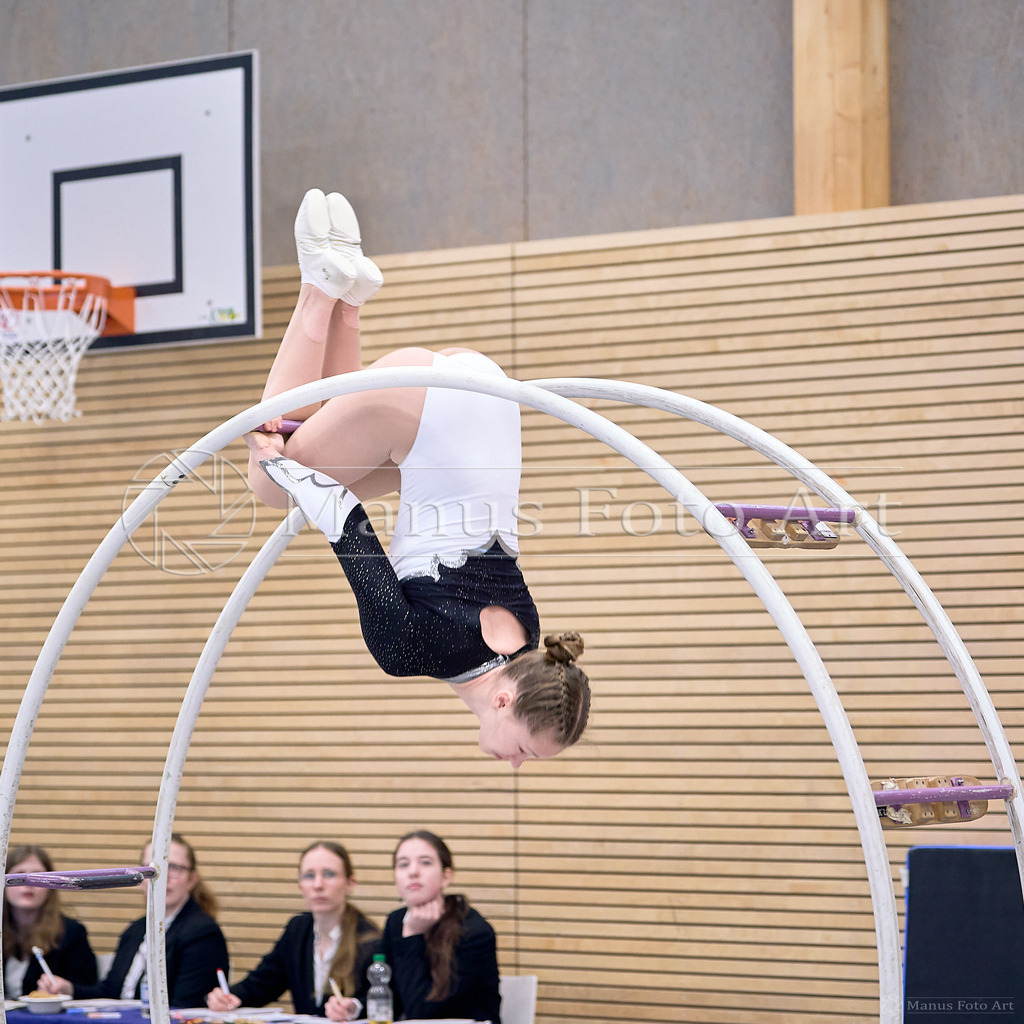 B-DSC07570 | Professionelle Sportfotografie in Hamburg, Schleswig-Holstein und Niedersachsen – spezialisiert auf Rhönrad, Geräteturnen, Leistungsturnen und rhythmische Sportgymnastik. Bundesweite Begleitung von Rhönrad-Events. Jetzt Sport-Fotos - Realisiert mit Pictrs.com