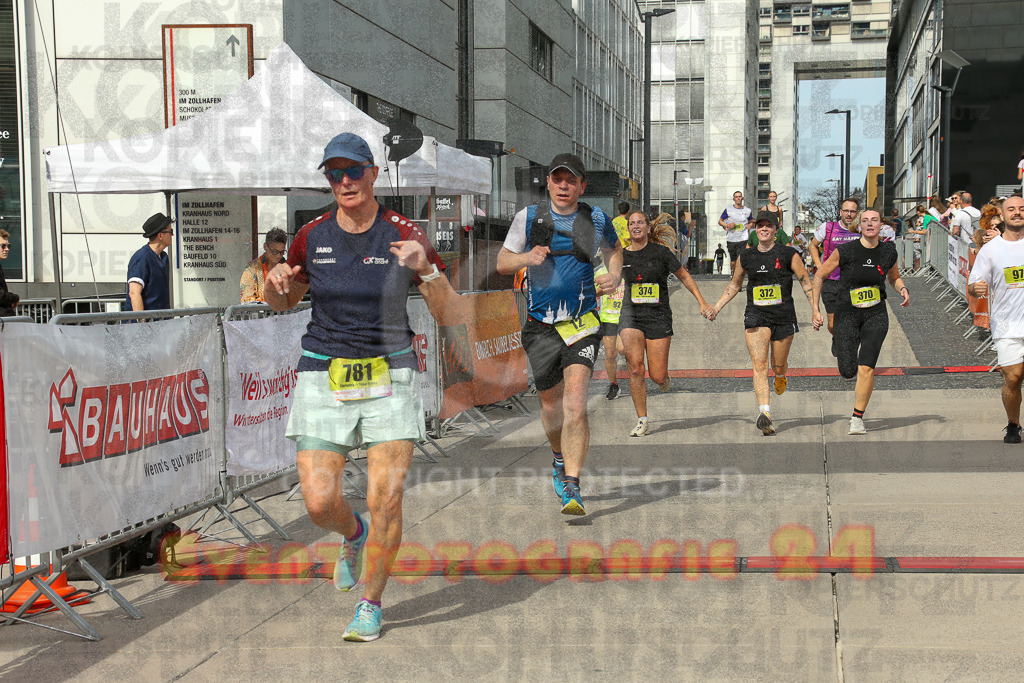 250920_1330_EX1_5090 | Sportfotografie im Rhein-Sieg Kreis, Köln, Bonn, NRW, Rheinland Pfalz, Hessen, etc. Unser Tätigkeitsfeld umfasst den Laufsport vom Volkslauf über den Marathon, Duathlon, Triathon bis zum Ultralauf wie Kölnpfad Ultra oder Schindertrail.