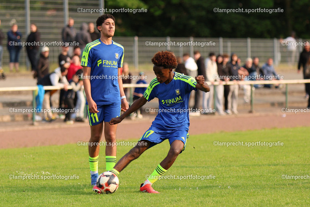 Fußball I Junioren I Kreispokal Lübeck I Finale I JSG Concordia Lübeck - TSV Siems I 09.06.2025.227 | v.l. Iyed Guennoun (11, JSG Concordia Lübeck), Kaleab Begna (17, JSG Concordia Lübeck) - Realisiert mit Pictrs.com