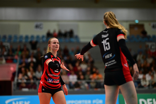 Volleyball I Frauen I Saison 2025-2026 I Bundesliga I 5. Spieltag I ETV Hamburger Volksbank Volleys - Dresdner SC I 08298 | Der Sportfotograf. - Realisiert mit Pictrs.com