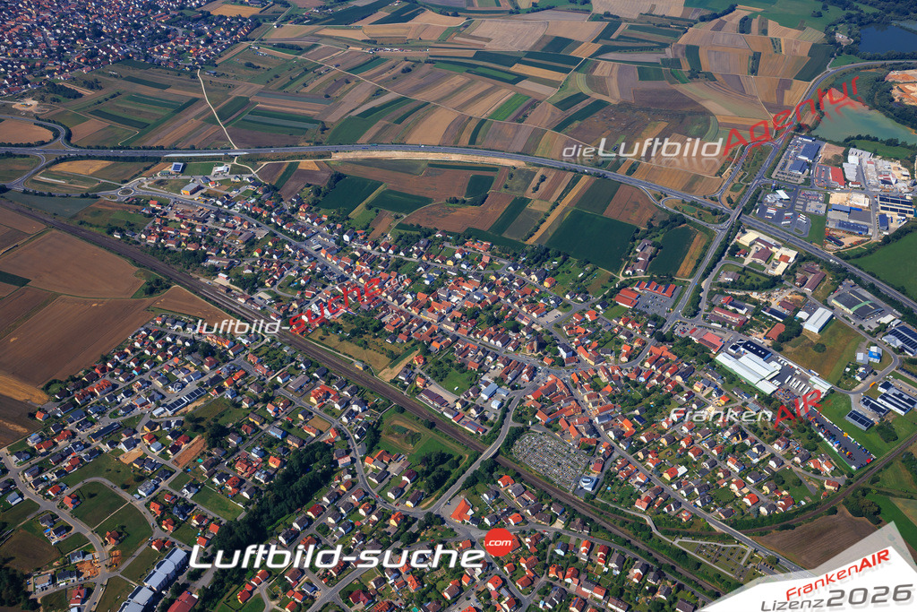 Die Luftaufnahme der Stadt Breitengüßbach wurde vom UL-Flugzeug heraus erstellt ( keine Drohne )- hohe Auflösung für beste Qualität