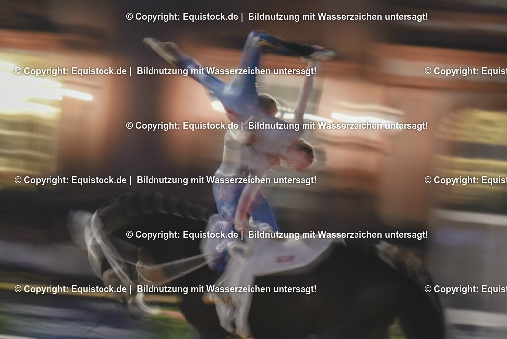 20230527_Voltigieren_NASPA_Flutlicht_0947 | equistock