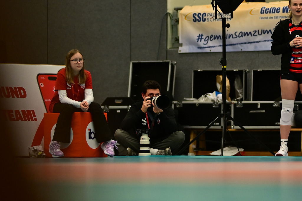 Volleyball I Frauen I Saison 2025-2026 I Bundesliga I 12. Spieltag I ETV Hamburger Volksbank Volleys - SSC Palmberg Schwerin | Der Sportfotograf. - Realisiert mit Pictrs.com