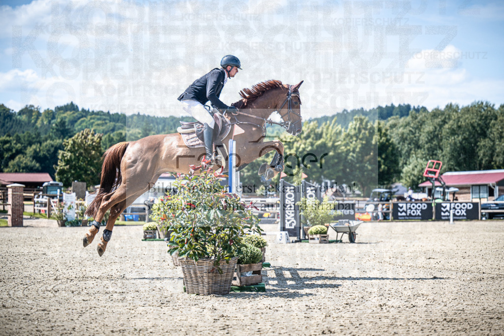 DOS_3400 | Entdecke hochwertige Reitturnierfotos von Foto Oger. Professionell, emotional und authentisch – jetzt Lieblingsmomente im Shop bestellen.Deutschlandweite Turnierfotografie. - Realisiert mit Pictrs.com