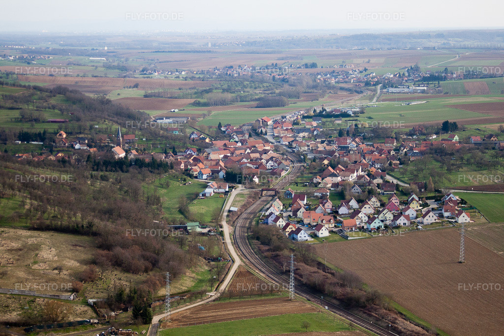 Luftbild: Ortsansicht in Buswiller im Bundesland Bas-Rhin in Frankreich. Foto: IMG_38621.jpg vom 20.03.2011 durch Werner Riehm/FLY-FOTO.de