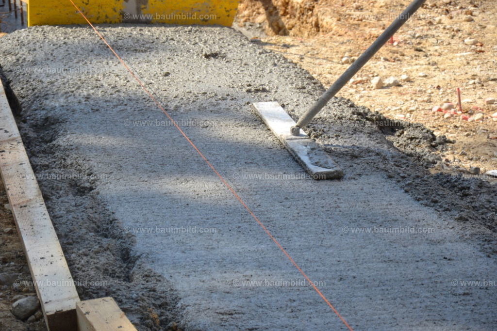 bib-lg04-betonarbeiten-0040 | Nach LV-Leistungsgruppen sortierte Detailfotos über den Bau eines Hauses. Alle Hausbau-Bilder direkt vom Urheber und Autor der Website Haus-Selber-Bauen.com