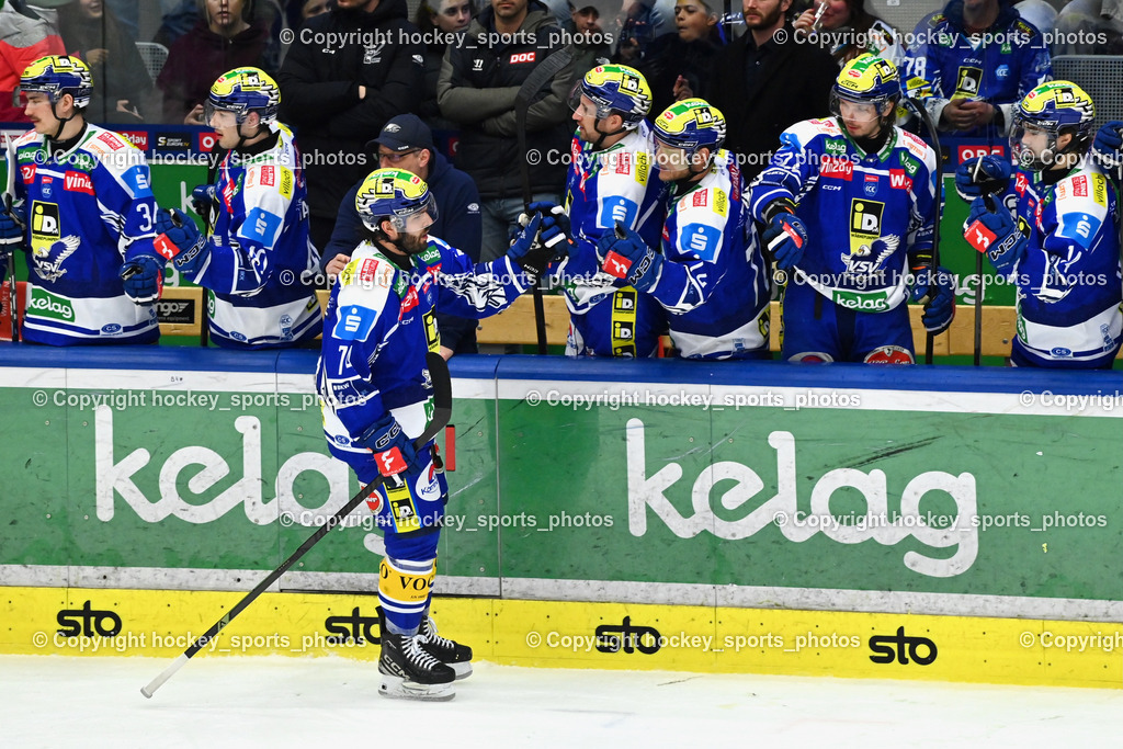 EC IDM Wärmepumpen VSV vs. Pioneers Vorarlberg | Jubel EC VSV Spielerbank, #74 Joel Teasdale EVC VSV, EC IDM Wärmepumpen VSV vs. Pioneers Vorarlberg, EC IDM Wärmepumpen VSV vs. Pioneers Vorarlberg am 22.02.2026 in Villach (Stadthalle Villach), Austria, (Photo by Bernd Stefan)