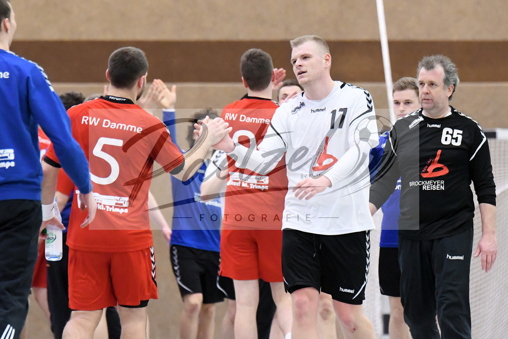 20200125_TEURWD_0074 | Handball, Herren:   beim Spiel der Landesklasse Süd zwischen SG Teuto Handball vs. RW Damme am 25.01.2020 in der Sporthalle-Gellenbeck in Hagen a.T.W., Deutschland.(Foto von Nico Paetzel) - Realisiert mit Pictrs.com