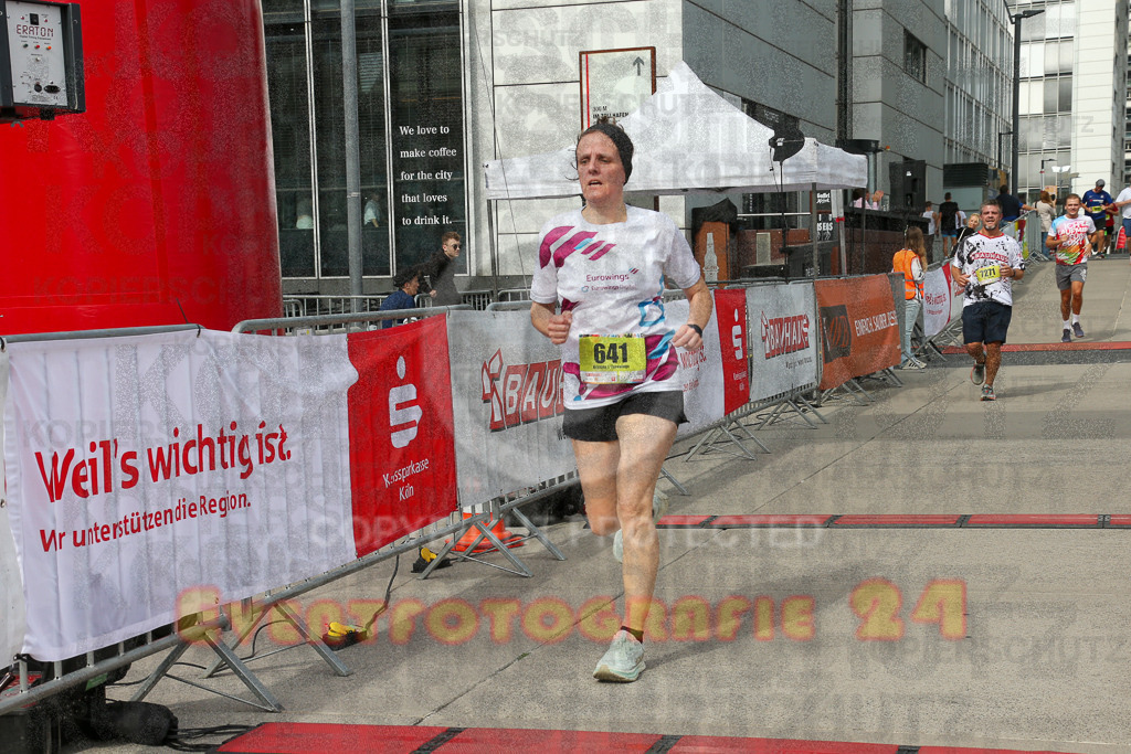 250920_1326_EX1_4572 | Sportfotografie im Rhein-Sieg Kreis, Köln, Bonn, NRW, Rheinland Pfalz, Hessen, etc. Unser Tätigkeitsfeld umfasst den Laufsport vom Volkslauf über den Marathon, Duathlon, Triathon bis zum Ultralauf wie Kölnpfad Ultra oder Schindertrail.