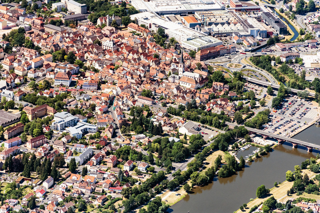 dr__dsc7809.jpg | LOHR AM MAIN 03.07.2018 Stadtansicht am Ufer des Flußverlaufes des Main in Lohr am Main im Bundesland Bayern, Deutschland. // City view on the river bank of the Main river in Lohr am Main in the state Bavaria, Germany. Foto: Daniel Reiter