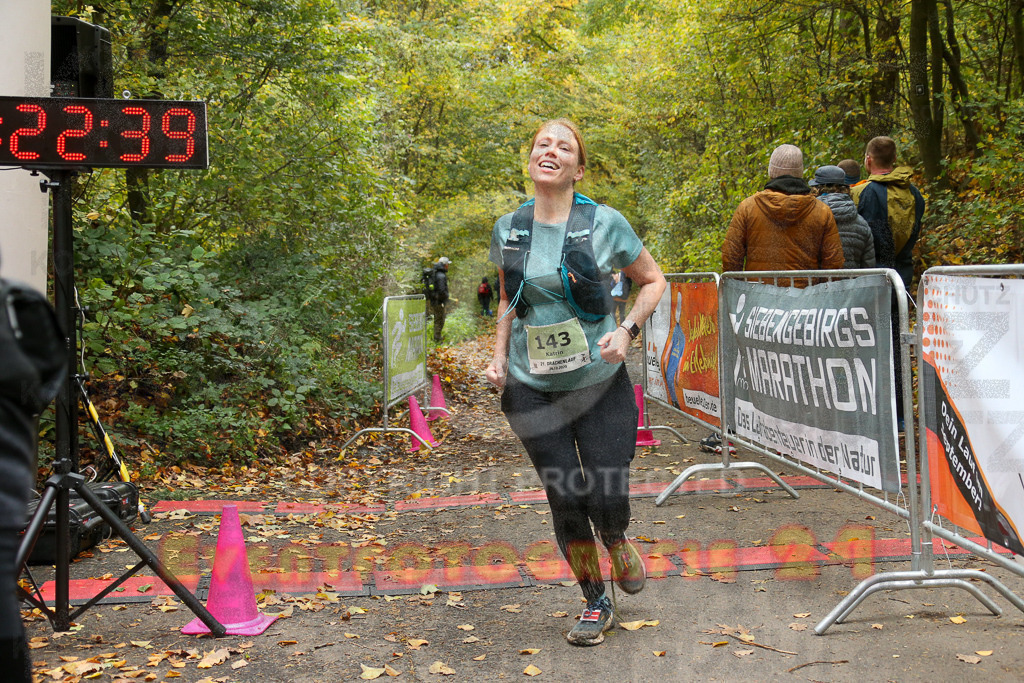 251026_1324_EX1_3353 | Sportfotografie im Rhein-Sieg Kreis, Köln, Bonn, NRW, Rheinland Pfalz, Hessen, etc. Unser Tätigkeitsfeld umfasst den Laufsport vom Volkslauf über den Marathon, Duathlon, Triathon bis zum Ultralauf wie Kölnpfad Ultra oder Schindertrail.