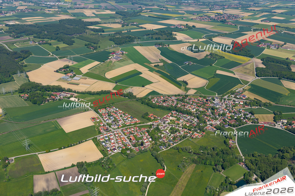 Aktuelles Luftbild von  Ottenhofen - Die Luftaufnahme wurde 2021 mittels UL-Flugzeug erstellt ( keine Drohne ) - hochauflösende Kamera-Systeme von  Canon -Beste Qualität - Für grossformatige Ausdrucke geeignet. Die Geschenkidee !