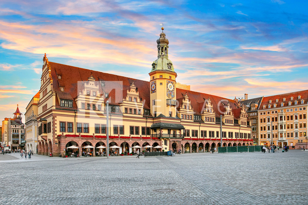 Altes-Rathaus-Leipzig-FOCO2293 | Blick auf das Alte Rathaus in Leipzig auf dem Marktplatz. - Realisiert mit Pictrs.com