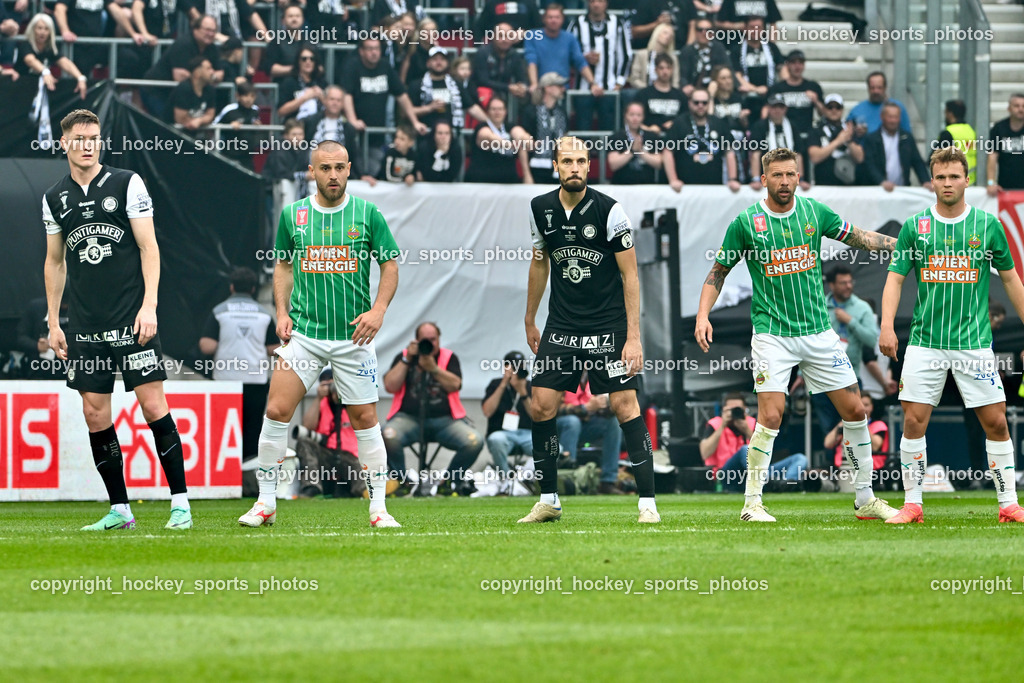 SK Puntigamer Sturm vs. SK Rapid Wien Siegerehrung, Impressionen | #28 David Schnegg, SK Puntigamer #8 Lukas Grgic, #4 Jon Gorenc Stankovic SK Sturm, #9 Szymon Piotr Wlodarczyk SK Sturm, Sturm vs. SK Rapid Wien Siegerehrung, Impressionen, SK Puntigamer Sturm vs. SK Rapid Wien Siegerehrung, Impressionen am 01.05.2024 in Klagenfurt (Wörthersee Stadion ), Austria, (Photo by Bernd Stefan)