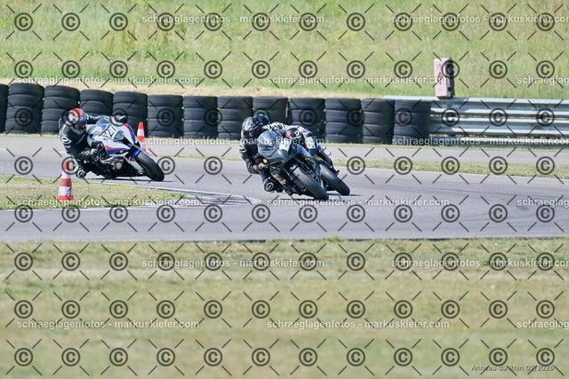 26BT02-0539 | markuskiefer.com - Realisiert mit Pictrs.com