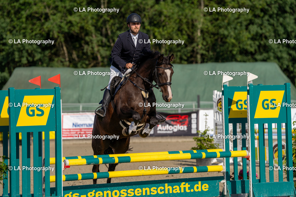 DSC04110 | Entdecke einzigartige Turnierfotos und persönliche Pferde- und Hundeportraits bei LA Photography. Für jeden Reiter und Pferd das perfekte Bild! Stöbere jetzt! - Realisiert mit Pictrs.com
