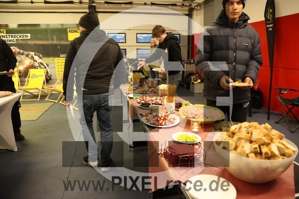 social-20260401_03362 | Schöne Erinnerungen an spannende Momente - das festzuhalten ist unser Job. PIXELrace.de ist seit 2003 auf den Rennstrecken Europas unterwegs um die Action draußen beim Fahren und die wunderbare Stimmung imm Fahrerlager für euch einzufangen.