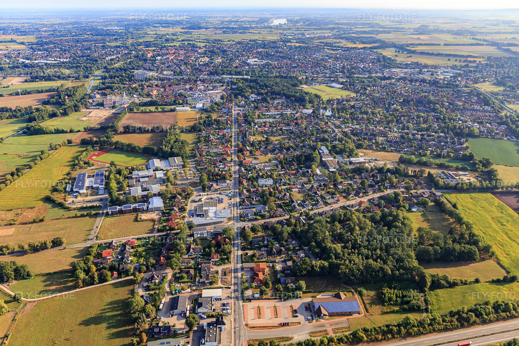 Luftbild: Luhdorfer Straße in Winsen im Bundesland Niedersachsen in Deutschland. Foto: IMG_110320.jpg vom 18.08.2018 durch Werner Riehm/FLY-FOTO.de