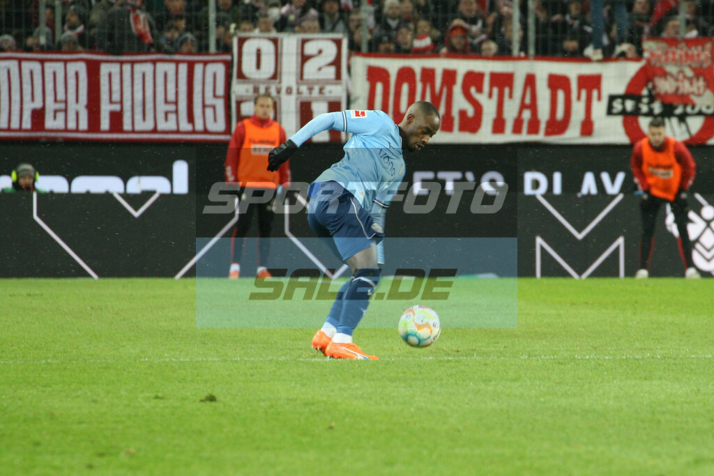 1. FC Köln - VFL Bochum | Christopher Antwi-Adjei - © Sportfoto-Sale (MK) - Realisiert mit Pictrs.com