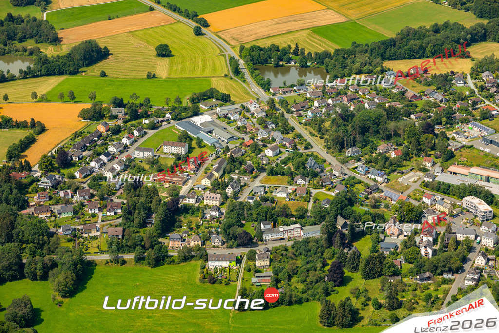 Das Luftbild zeigt :  Lichtenberg - Die Luftaufnahme wurde 2024 vom UL-Flugzeug aus erstellt ( keine Drohne ) - Hochauflösende Luftaufnahme - Für grossformatige Ausdrucke geeignet. Die Geschenkidee !Mit Lizenz und Bildrechte bestellbar