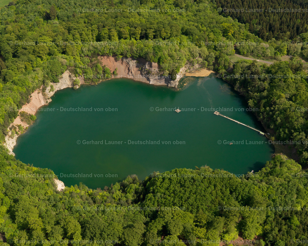 3102436 | Vulkankratersee Hoffeld